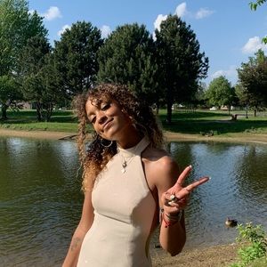 Meet your Posher, Bella